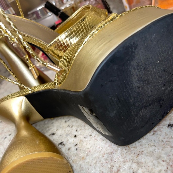 Fashinnova Gold Platform Tie-Up Heels - Picture 6 of 6